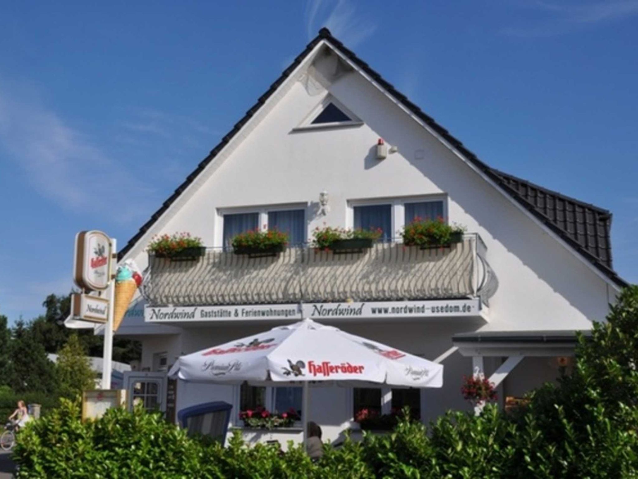 Restaurant Nordwind Außenansicht mit einladender Terrasse