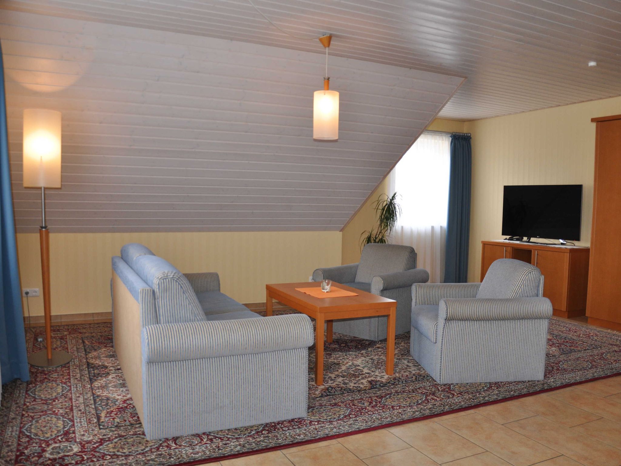 Moderne 3-Raum-Ferienwohnung Strandstraße 2 mit Wohnzimmer