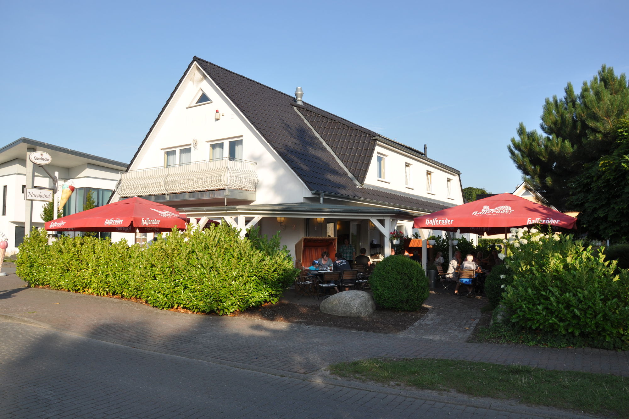 Restaurant Nordwind Außenansicht mit einladender Terrasse